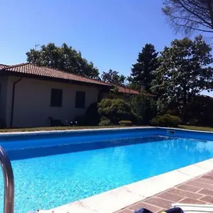 Ermelinda , Comerio Italien